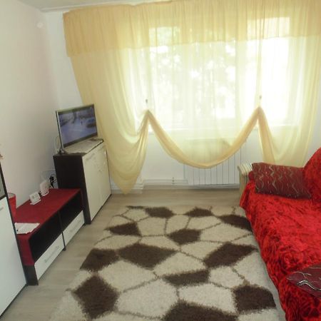 Lary Apartament ซูชาวา ภายนอก รูปภาพ