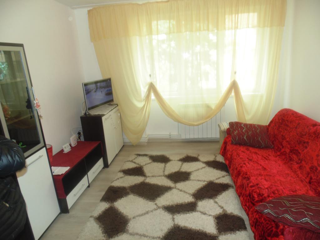 Lary Apartament ซูชาวา ภายนอก รูปภาพ